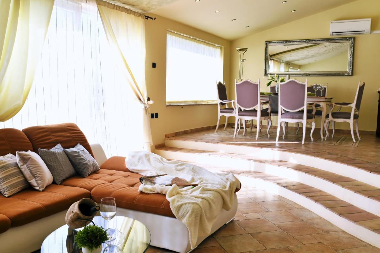 *****Pool House With Beautiful Seaview,Big Garden And Old Tavern***** Rijeka Zewnętrze zdjęcie